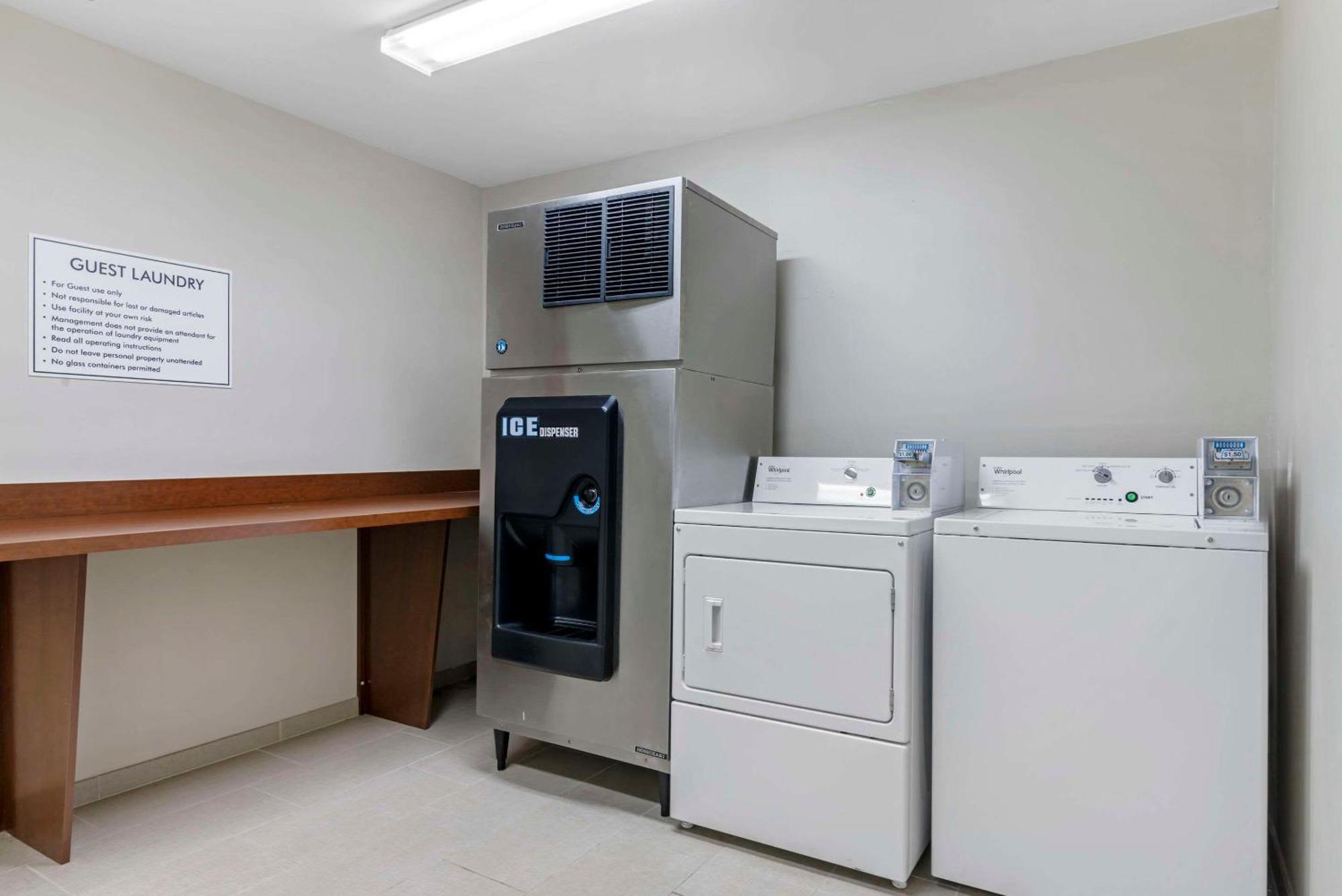 Comfort Inn & Suites Brunswick Ngoại thất bức ảnh