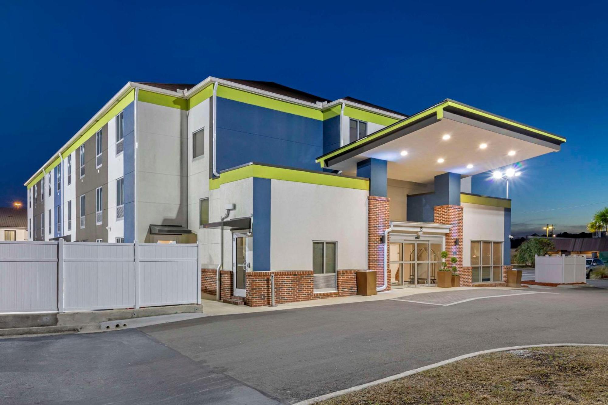 Comfort Inn & Suites Brunswick Ngoại thất bức ảnh